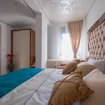 New Szálloda